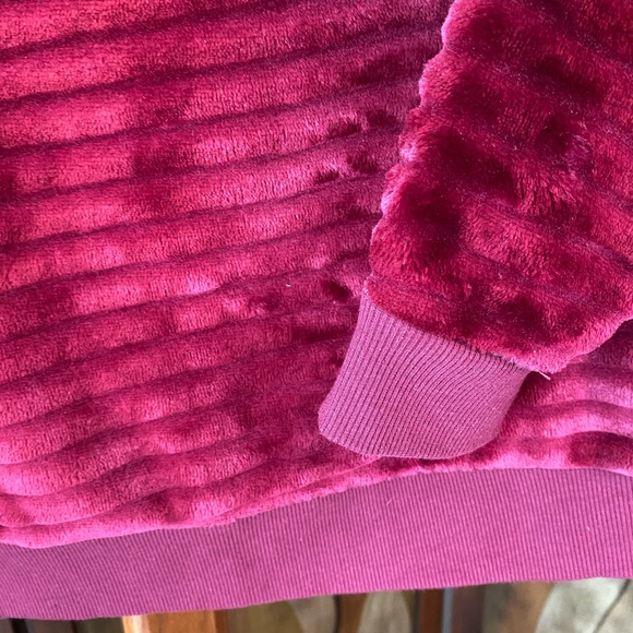 NWT Cat & Jack Burgundy Long Sleeve Ribbed Girls Top, size M 7/8 - Picture 4 of 5